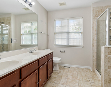 382 Vaughn Circle - Photo Thumbnail 8
