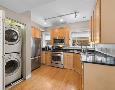 2541 Prairie Avenue - Photo Thumbnail 5