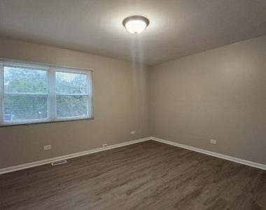 122 Canton Lane - Photo Thumbnail 11