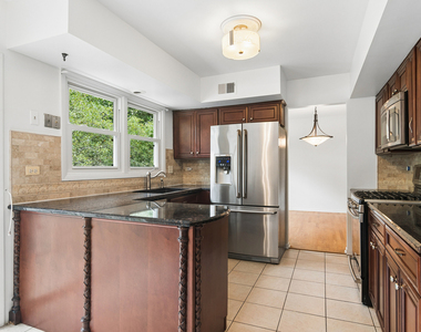 710 E Valley Lane - Photo Thumbnail 2