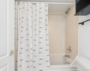 710 E Valley Lane - Photo Thumbnail 13