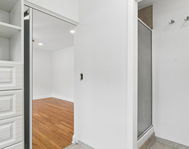 710 E Valley Lane - Photo Thumbnail 9
