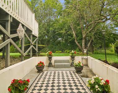 710 E Valley Lane - Photo Thumbnail 21