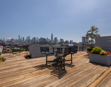 515 N Noble Street - Photo Thumbnail 8