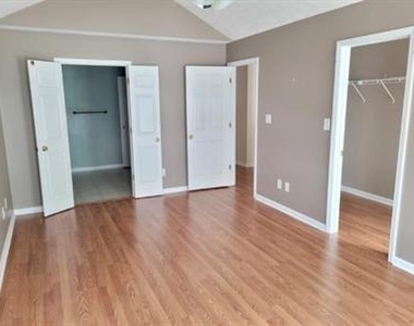 2954 Greyhawk Lane - Photo Thumbnail 8