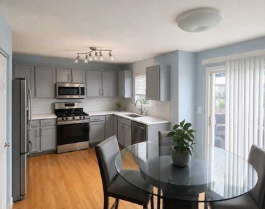 339 Wedgewood Circle - Photo Thumbnail 4