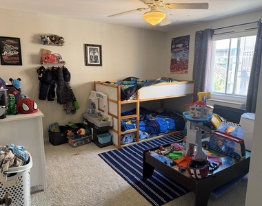 930 Washington Street - Photo Thumbnail 3