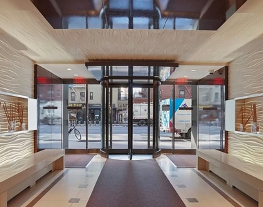 W 52nd St / 8th Avenue - Photo Thumbnail 12