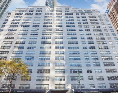 W 52nd St / 8th Avenue - Photo Thumbnail 13