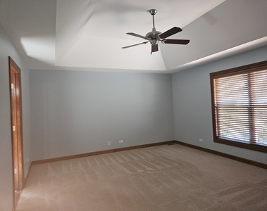 733 Woodbury Court - Photo Thumbnail 10