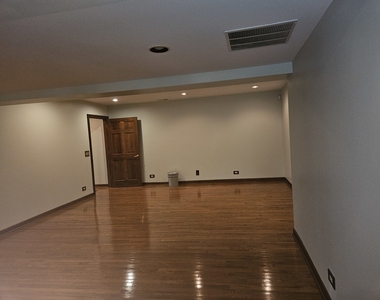 733 Woodbury Court - Photo Thumbnail 24