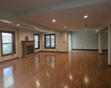 733 Woodbury Court - Photo Thumbnail 22