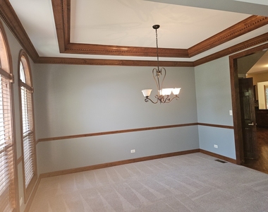 733 Woodbury Court - Photo Thumbnail 6