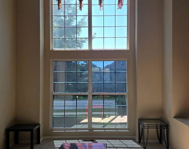 101 N Spruce Avenue - Photo Thumbnail 3