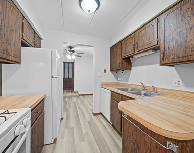 13913 Laramie Avenue - Photo Thumbnail 8