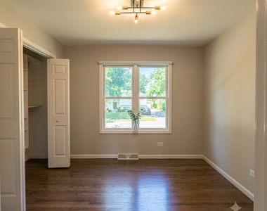 556 Jefferson Street - Photo Thumbnail 5