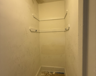 160 West 73rd Street - Photo Thumbnail 2