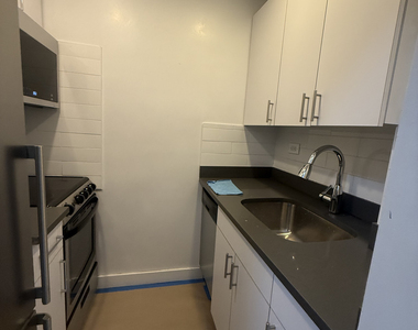 160 West 73rd Street - Photo Thumbnail 4