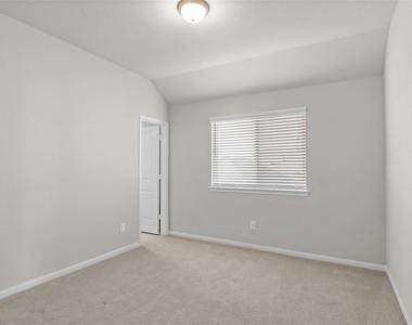 29650 Kynndal Shore Drive - Photo Thumbnail 24