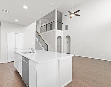 29650 Kynndal Shore Drive - Photo Thumbnail 9