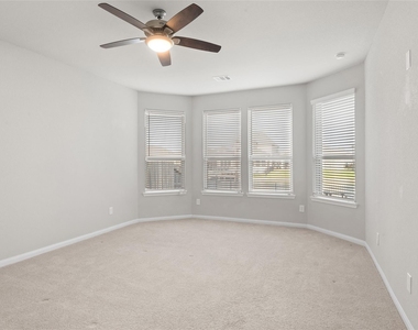 29650 Kynndal Shore Drive - Photo Thumbnail 17