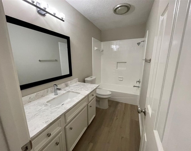 1015 Cascade Creek Drive - Photo Thumbnail 20