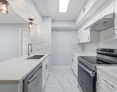 9350 Country Creek Drive - Photo Thumbnail 8