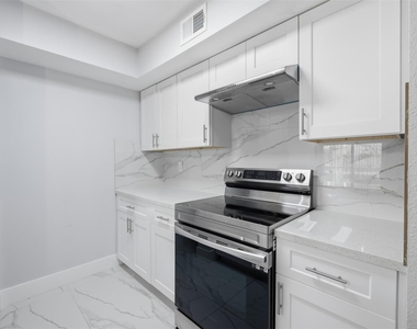 9350 Country Creek Drive - Photo Thumbnail 9