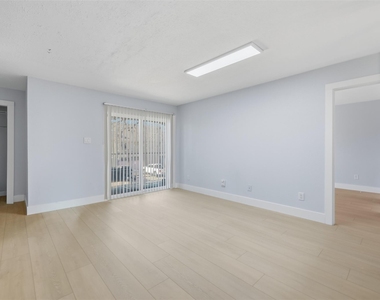 9350 Country Creek Drive - Photo Thumbnail 3