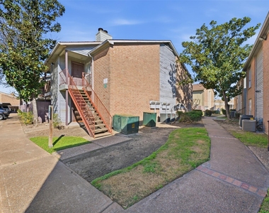 9350 Country Creek Drive - Photo Thumbnail 23