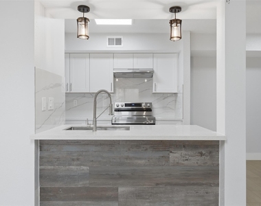 9350 Country Creek Drive - Photo Thumbnail 6