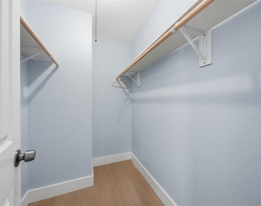 9350 Country Creek Drive - Photo Thumbnail 16