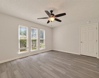 14507 Ravenhurst Lane - Photo Thumbnail 32