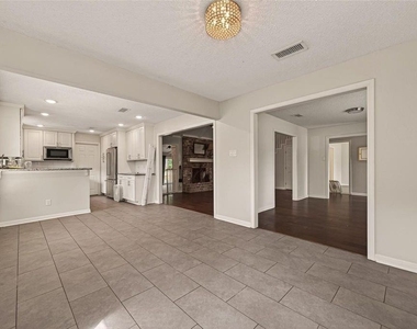 14507 Ravenhurst Lane - Photo Thumbnail 11