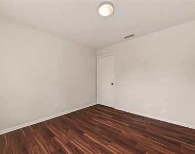 14507 Ravenhurst Lane - Photo Thumbnail 25