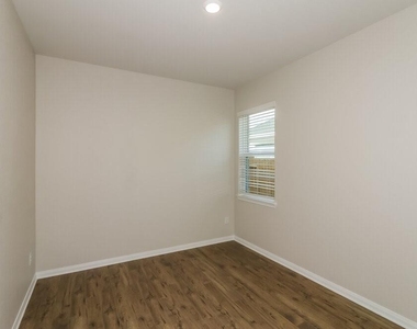 7606 Tipton Meadow Way - Photo Thumbnail 11