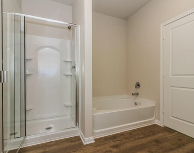7606 Tipton Meadow Way - Photo Thumbnail 9