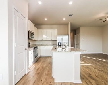 7606 Tipton Meadow Way - Photo Thumbnail 4