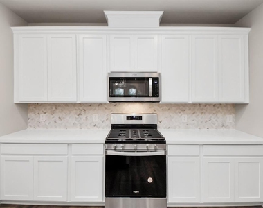 5810 Linda Cove Lane - Photo Thumbnail 3