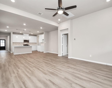 5810 Linda Cove Lane - Photo Thumbnail 10