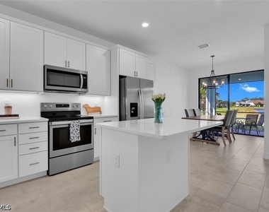 9605 Bexley Drive - Photo Thumbnail 9