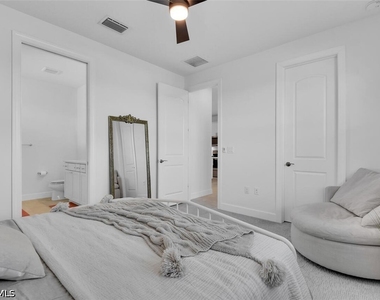 9605 Bexley Drive - Photo Thumbnail 13