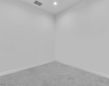 9605 Bexley Drive - Photo Thumbnail 19