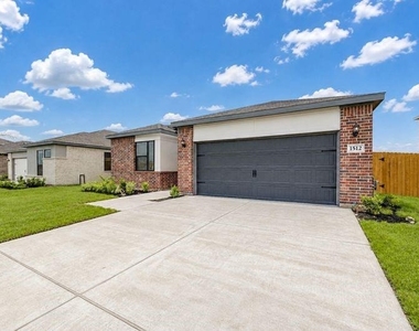 1512 Jean Meadow Drive - Photo Thumbnail 1