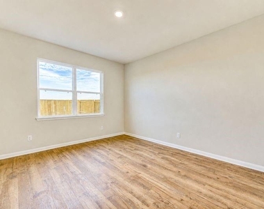 1512 Jean Meadow Drive - Photo Thumbnail 33