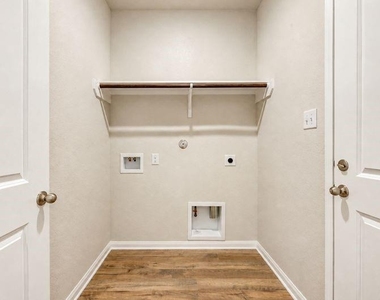 1512 Jean Meadow Drive - Photo Thumbnail 21