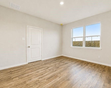 1512 Jean Meadow Drive - Photo Thumbnail 34
