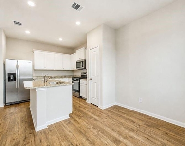 1512 Jean Meadow Drive - Photo Thumbnail 10