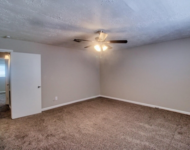 6393 S Briar Bayou Drive - Photo Thumbnail 17