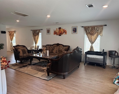 18626 Rosehill Prairie Drive - Photo Thumbnail 9